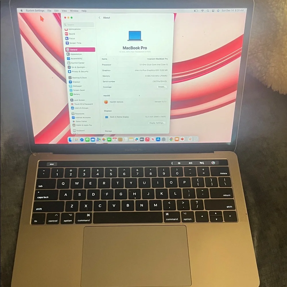 Apple MacBook in Sleek Silver - Picture 2 of 2